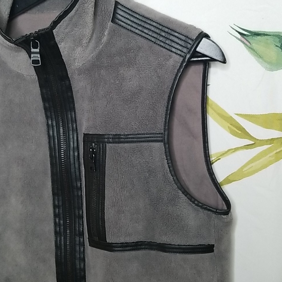 Armani Exchange fleece vest with faux leather - Picture 3 of 7